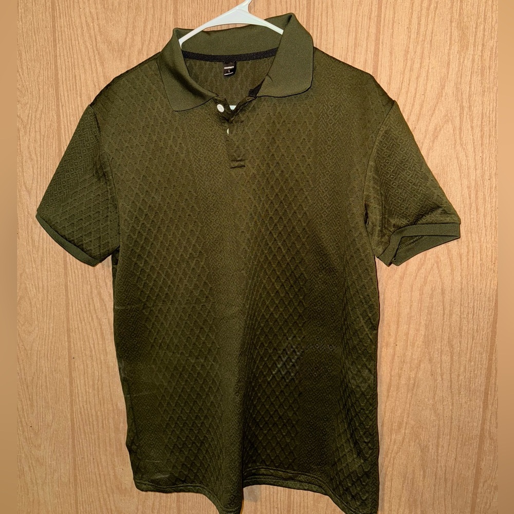 Green Polo Shirt
Flawless condition 10/10